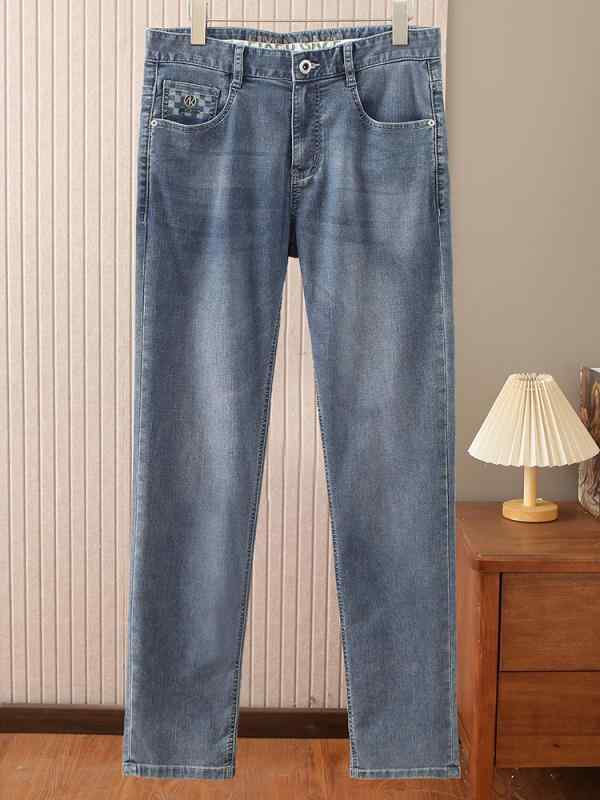 ・スタイル: シンプル・款式: ベーシック・パンツタイプ: ストレート・丈: ロング・ウエスト: ミドル・前立て: ジップ・厚み: 薄手・素材: デニム・成分: 綿42%、ポリエステル24%、ライセル19%、レーヨン13%、スパンデックス2...