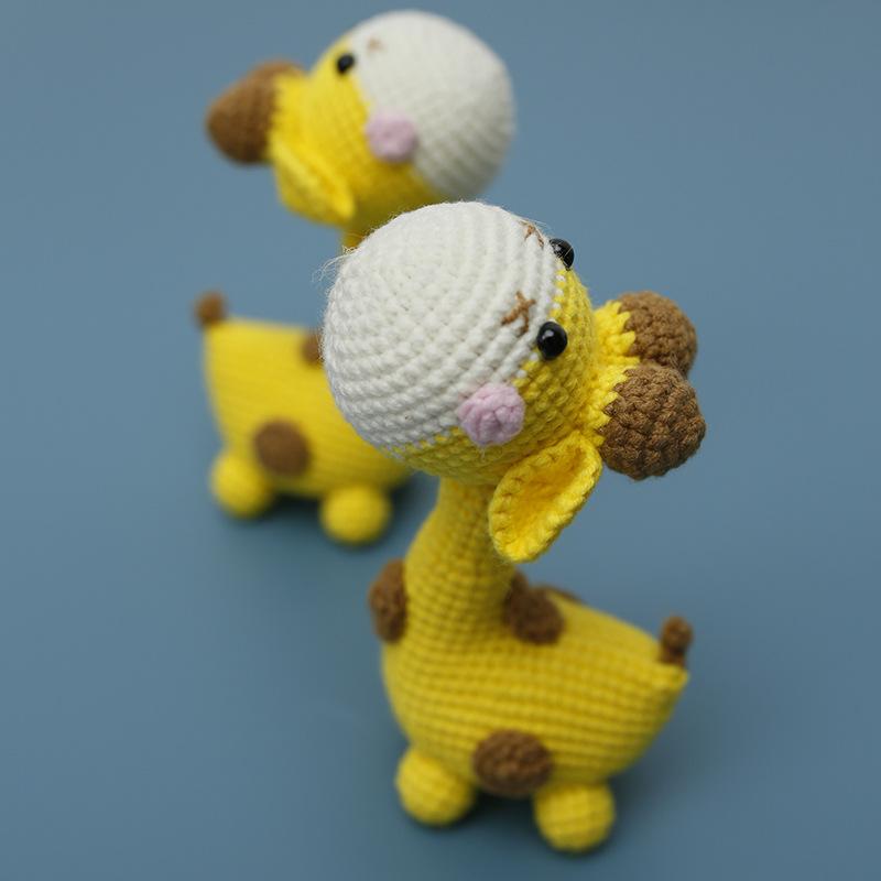 ぬいぐるみ キッズ 手作り 毛糸 編み込み キリン 鹿 バッグチャーム 動物 飾り ハンドメイド かわいい インテリア プレゼント 雑貨