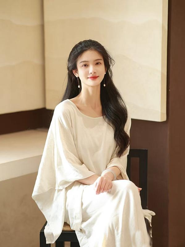 春夏 レディース ブラウス クール 爽やか 優しい ベージュ ミニマリスト アシンメトリー デザイン 軽やか ナチュラル トップス シンプル スタイル 日常使い 快適 着こなし