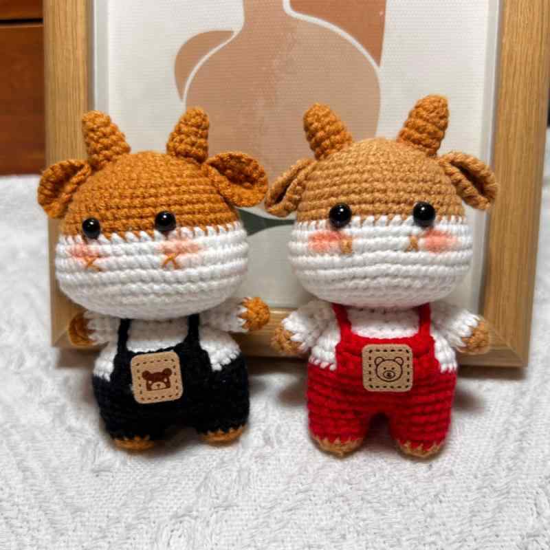 キーホルダー 手編み かわいい 干支牛 人形 毛糸 吊り飾り かぎ針編み クリエイティブ グッズ