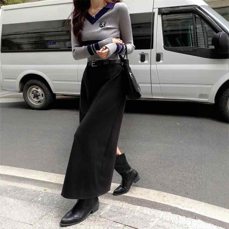 { "・柄: 無地・素材: ウール混紡・シルエット: Aライン・スカート丈: ミモレ丈・カラー: ブラック・サイズ: S, M, L, XL・スタイル: 日韓カジュアル・素材混率: 90%（〜95%未満）・スタイル: カジュアル・...