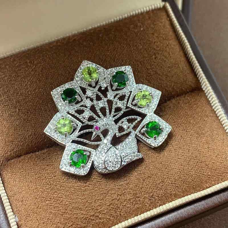 レディース ブローチ 天然石 ペリドット 925 シルバー インセット 高級感 アクセサリー ジュエリー ファッション