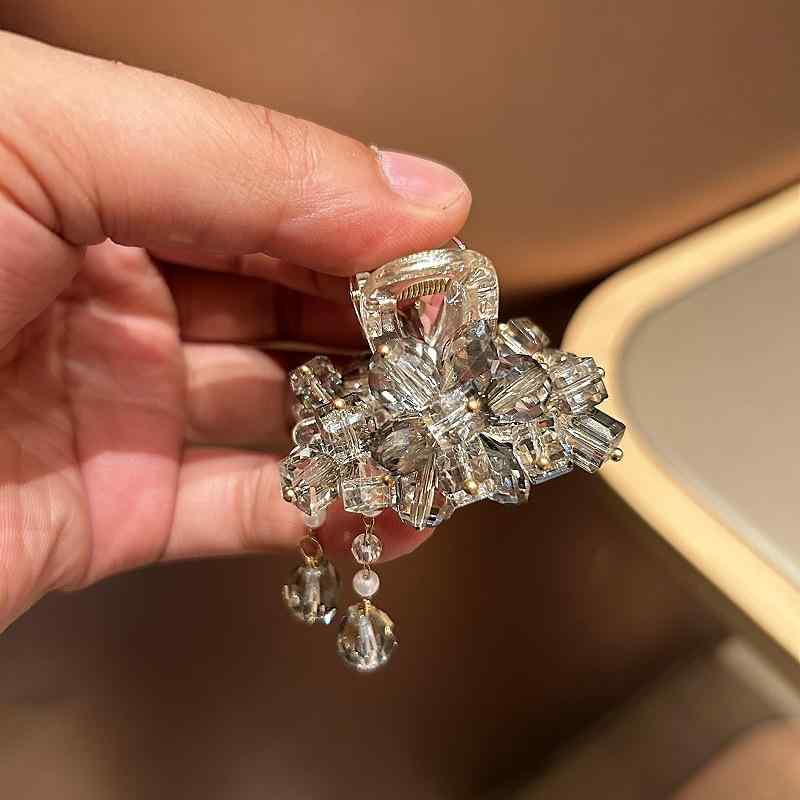 ・素材: パール・加工: 手作り・分類: つかみクリップ・色: ライトブルー,グレー,ライラック・デザイン要素: フリンジ・カテゴリ: ヘッドアクセサリー・対象: 女性