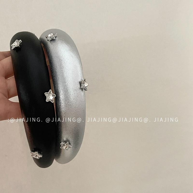 ・素材: レザー・加工: ラインストーン・カラー: ブラック,シルバー・流行要素: 五角星・スタイル: レトロ・対象: 女性