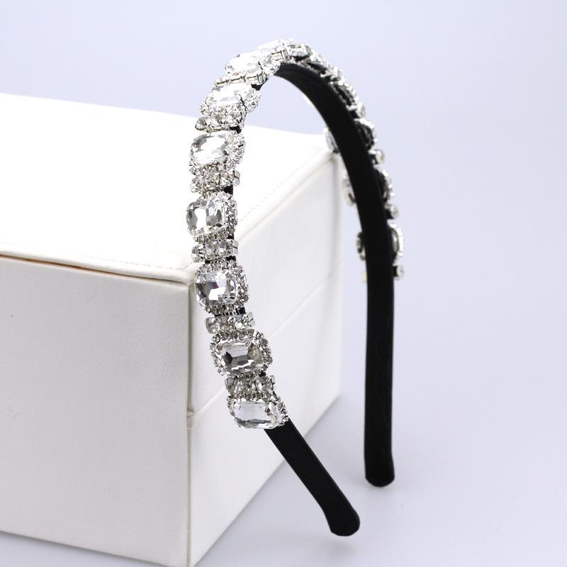 ・素材: ラインストーン・加工: ラインストーン加工・色: シルバー・流行要素: ラインストーン配列・スタイル: 韓国風・スタイル分類: 清新スイート・対象: 女性用・流行要素分類: 形状パターン