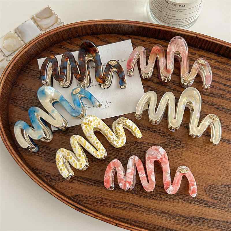 ・素材: アセテート・形状: ウェーブ・加工: プリント・種類: つかみクリップ・色: ブルーホワイト,イエロードット,グラデーション,人魚,湖ブルーブラウン,ピンク・デザイン要素: 雷,波,花柄・スタイル分類: 爽やか甘め・対象: 女性