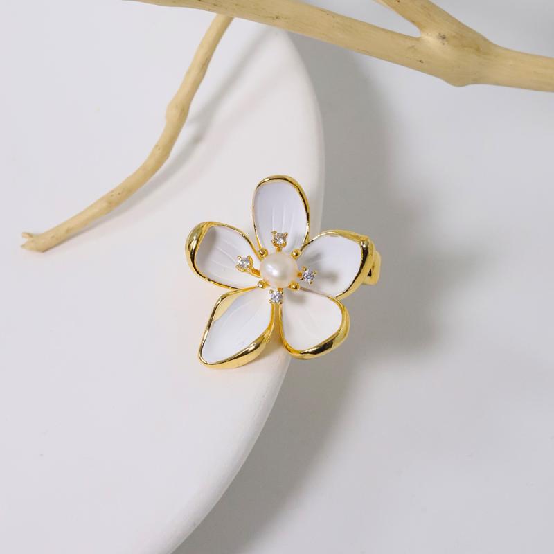 ブローチ メンズ レディース ピンク 桜柄 優しい気質 エレガント 西装 胸花 高級感 防走光 別針 領針 春夏 アクセサリー