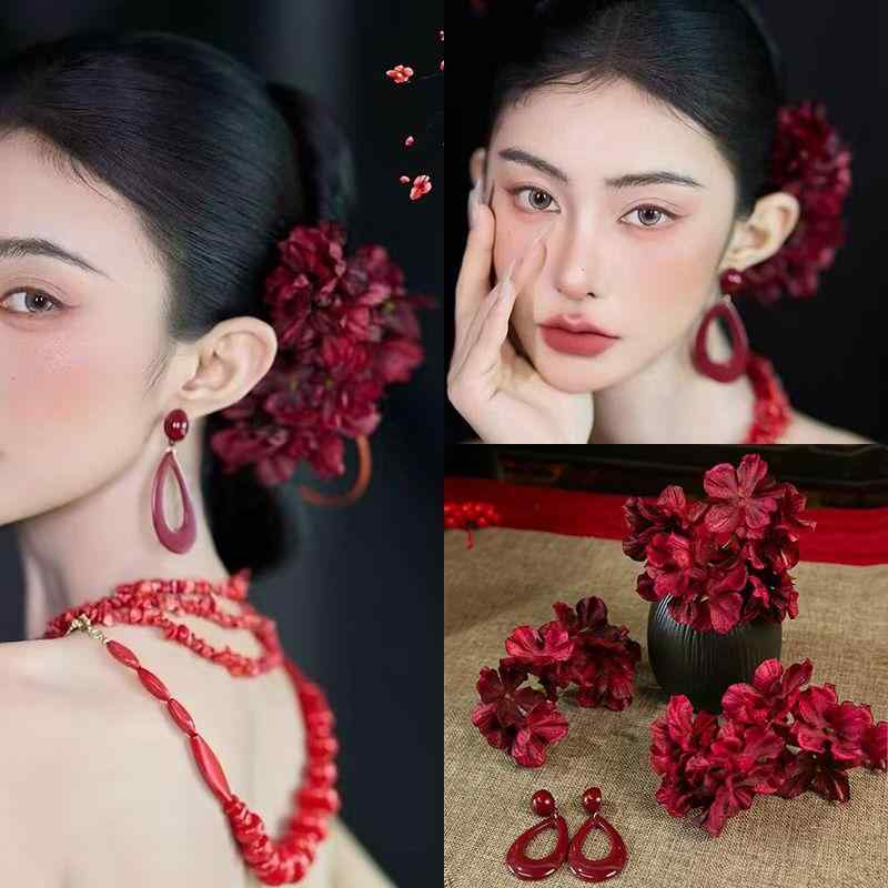 Rakuten - ウェディングヘアアクセサリー レディース 赤い花 かんざし セット 森系 結婚式 ナチュラル ヘッドピース ブライダル ヘッドドレス 花飾り 発簪 敬酒服 チャイナドレス ウェディングドレス コーディネート