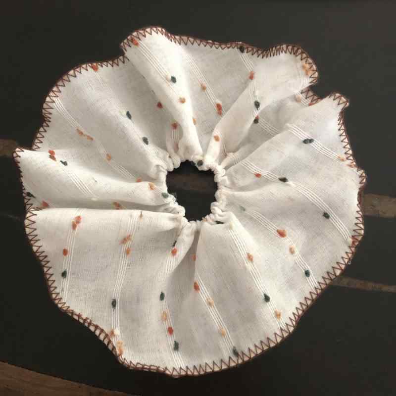 ヘアサークル レディース 春夏 バレエ風 大きめ ロックエッジ カラーポイント 麻素材 白色 少女 丸子頭用 トレンド ヘアアクセサリー かわいい ヘアアレンジ ポニーテール 夏物 軽量 快適 ファッション アクセ