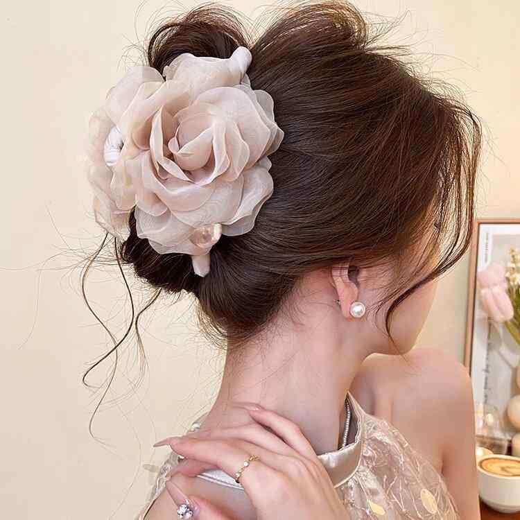 ・カラー: ベージュ,グレーグリーン,ブラック・デザイン: 花モチーフパール付きクリップ・加工: 手作業・分類: グリップ・スタイル: 日韓・テイスト: 清新スイート・対象: 女性・モチーフ: 花