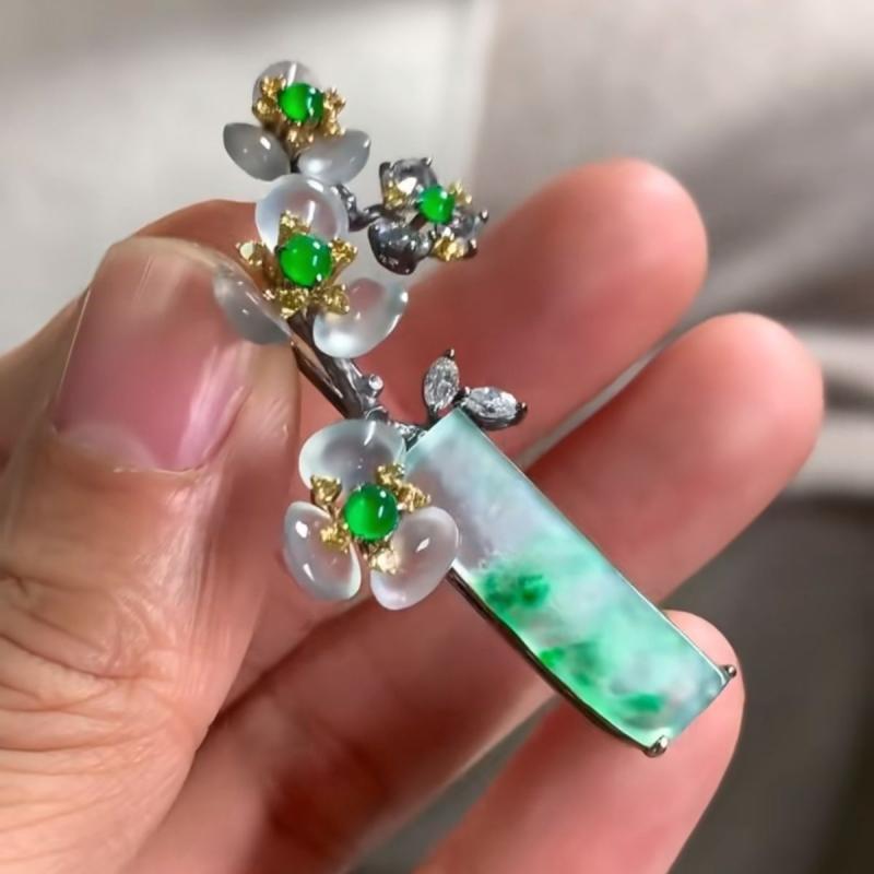 ブローチ レディース 中国風 祖母緑 小花 無事牌 レトロ 高級感 チャイナドレス 漢服 アクセサリー デザイン 装飾品