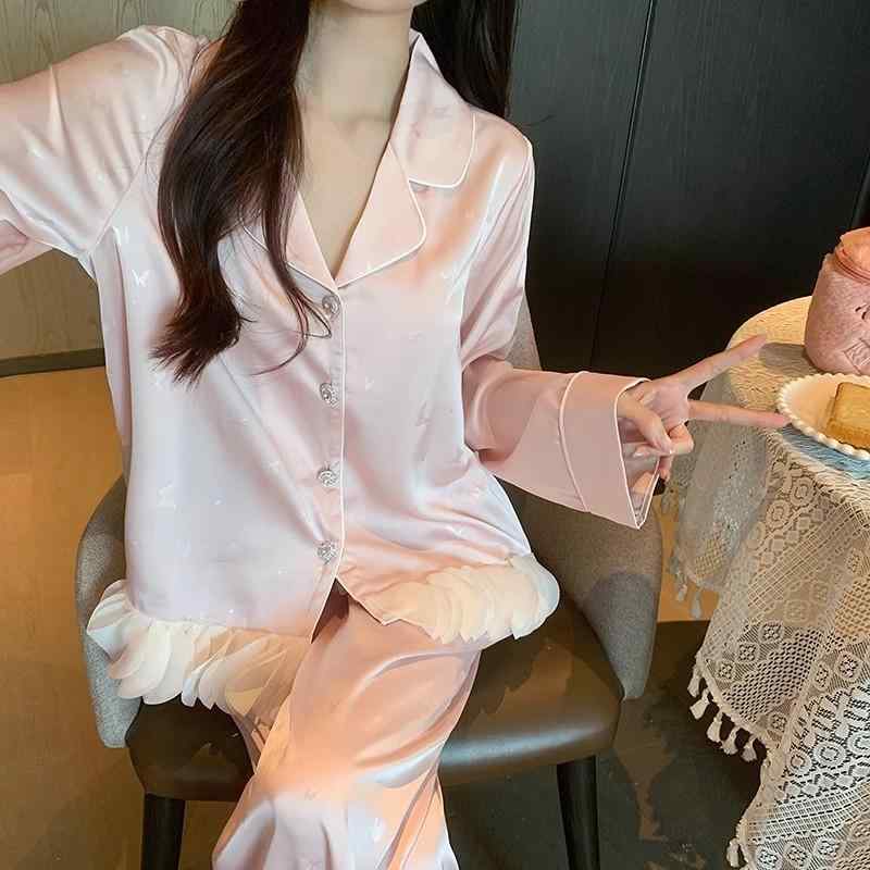 ・素材: ポリエステル100%・生地: 擬似シルク・タイプ: セット・厚さ: 中厚・生地重量: 201-250g/m²・襟: ラウンドネック・袖丈: 長袖・パンツ丈: ロング・用途: ホームウェア、睡眠、リラックス、快適・色: ピンク、ブルー・サイズ: M、L、XL、XXL・対象: 女性・スタイル: シンプルナチュラル