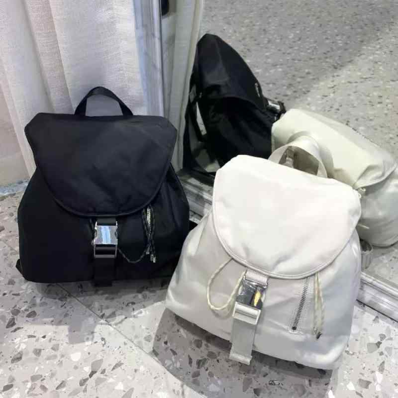 リュックサック レディース アウトドア 大容量 10L ドローストリング スポーツ 旅行 キャンプ ハイキング 登山 トレッキング ランニング ジョギング サイクリング