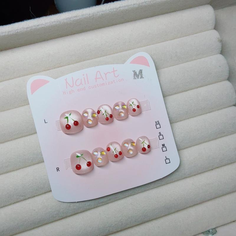 ネイルステッカー キッズ かわいい チェリー柄 クリームカラー リボン 蝶結デザイン 防水 粘着 背面接着 清新 可愛い 子供用 指甲貼 ミルクシルク風