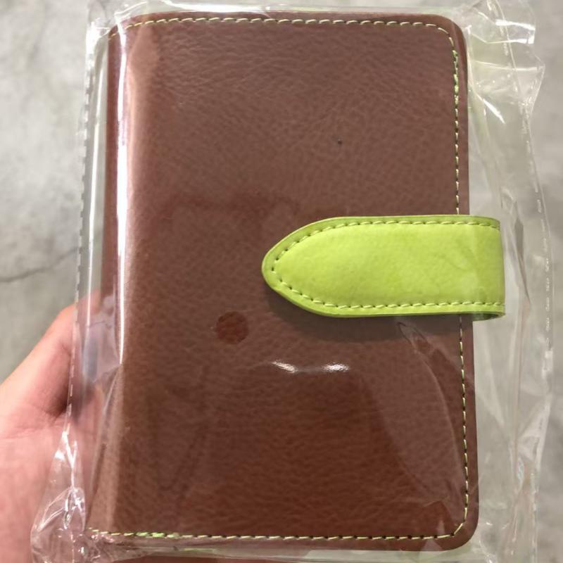 ・表紙素材: 合成皮・表紙色: チョコレートアボカド・製本: リング製本・内文素材: バージンパルプ・紙厚: 40g・サイズ: M5、約11×15cm