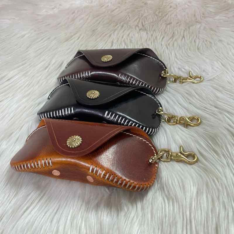 サングラスケース レディース 本革レザー 掛け式 耐圧保護カバー 軽便 高級感 太陽眼鏡 収納ボックス ポータブル 抗衝撃 メガネバッグ 女性用 ソフト素材 日常用 便利収納