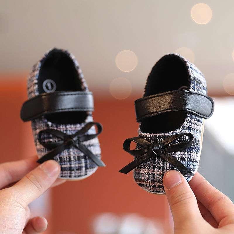 ベビーシューズ 女の子 歩き始め 防滑 柔らかいゴム底 プリンセス 春秋 柔軟 シングルシューズ 赤ちゃ..