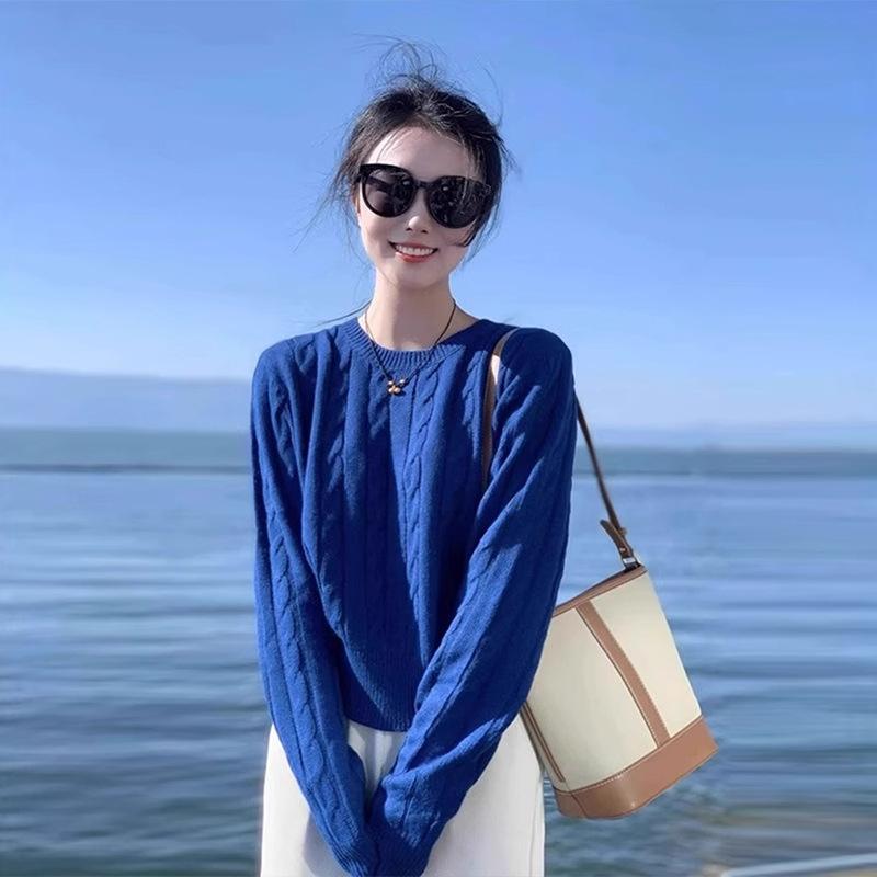 ・素材: アクリル 30-50%・着用形式: 単品・デザイン: プルオーバー・袖型: スタンダードスリーブ・首元: クルーネック・袖丈: 長袖・丈長: 超短丈 (≤40cm)・色: ブルー・サイズ: S,M,L,XL