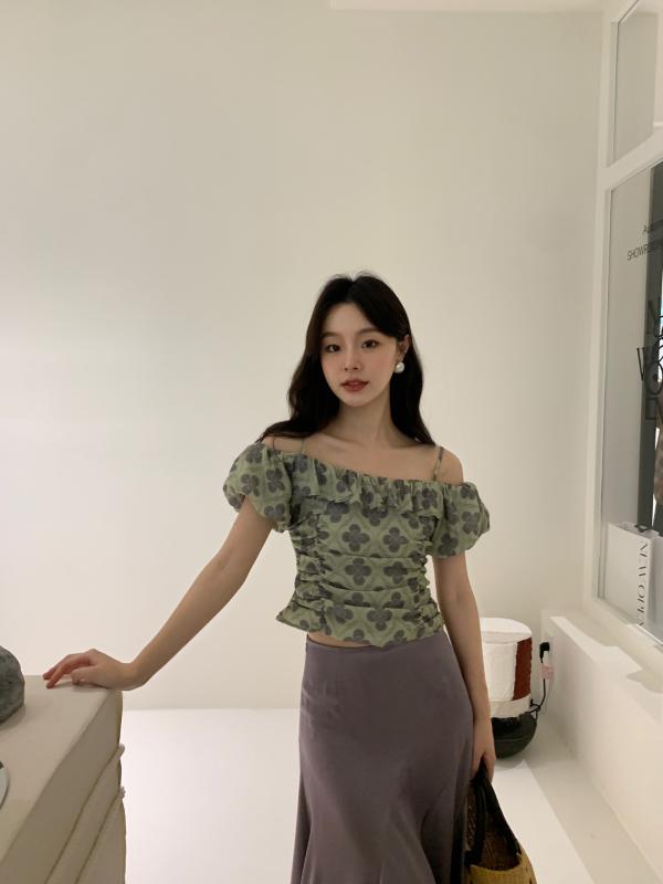 春夏 レディース キャミソール かわいい 花柄 プリント 一文字肩 ショート丈 低身長向け セクシー 甘い..