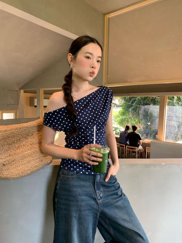 レディース 春夏 ボートネック ポルカドット 無袖 Tシャツ スリムフィット ファッション トップス 軽やか デザイン 吸湿速乾 素材 ブラ..