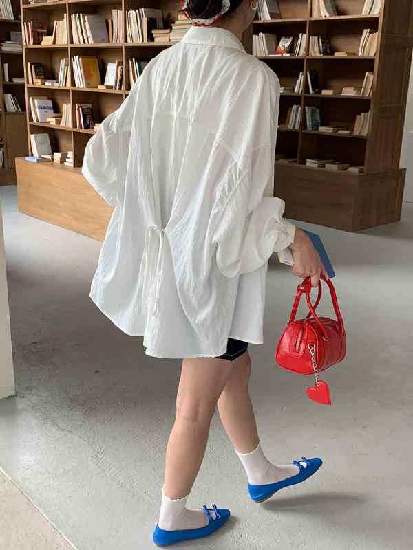 ・素材: ビスコース・素材2: ナイロン 30-50%・柄: 無地・タイプ: 開襟・袖丈: 長袖・加工: 拼接・シルエット: レギュラー・着丈: 中長丈 65-80cm・襟型: シャツカラー・袖型: スタンダード・色: ホワイト・サイズ: フリーサイズ・前立て: シングルボタン