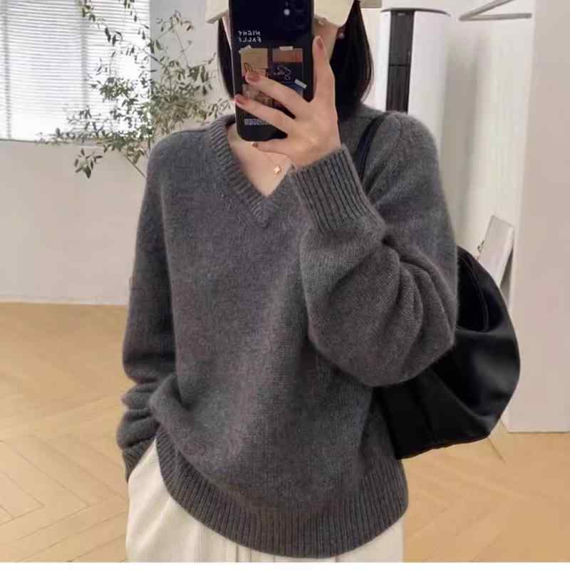 ・素材: ウール 95%以上・カラー: ダークグレー,ホワイト・サイズ: S,M,L,XL・シルエット: ルーズ・着丈: ミドル丈（50-65cm）・襟型: Vネック・袖丈: 長袖・厚み: 厚手・加工: ノンアイロン処理・着用方法: プルオーバー・対象: 女性用