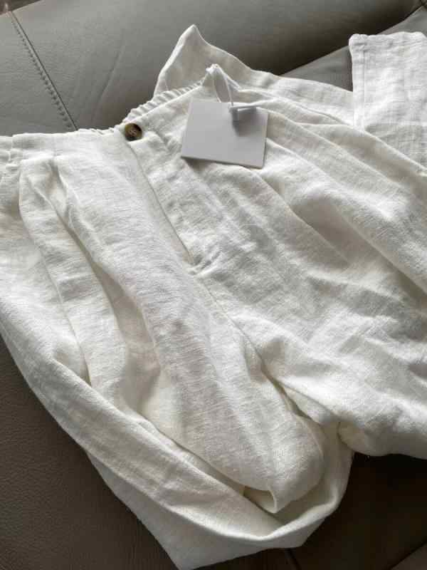 Rakuten - レディース ワイドパンツ ハイウエスト リネン 麻 落ち感 ロング丈 マキシ丈 UVカット 脚長効果 体型カバー きれいめ 上品 抜け感 リラクシー 大人可愛い ナチュラル カジュアル ホワイト 春 夏