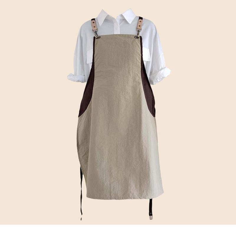 エプロン 撥水 防水 防汚 ポリエステル 切り替え バイカラー ライトカーキ ブラウン 美容師 理容師 ネイルサロン カフェ 飲食店 キッチン 料理 ガーデニング 作業用 シンプル おしゃれ 業務用 お手入れ簡単(x10)
