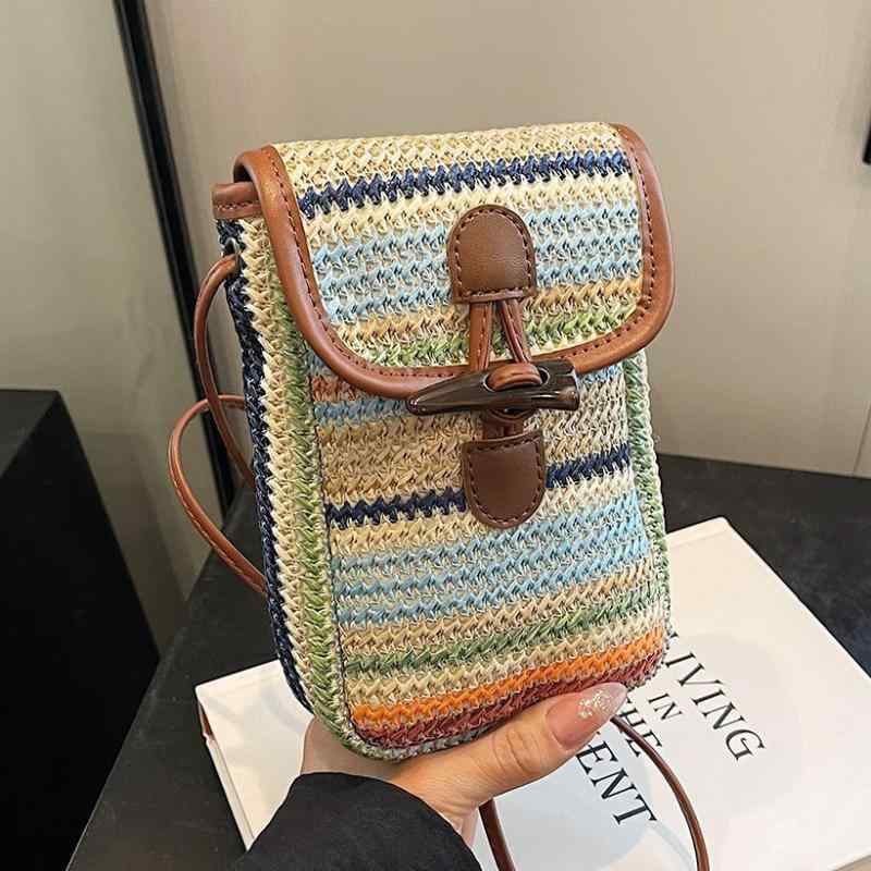 Suit Case - レディース スマホショルダー スマホポーチ 編み込み トグルボタン ショルダーバッグ 斜めがけ ポシェット リゾート 海 ビーチ 大人可愛い おしゃれ トレンド 普段使い 旅行 カジュアル ナチュラル