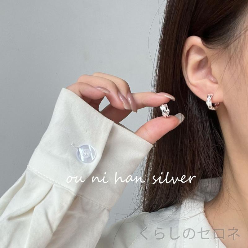 ・素材: 925シルバー・色: シルバー・形状: ウェーブ・加工: メッキ・スタイル: シンプル・スタイル分類: ファッション通勤・カテゴリ: イヤリング・重量: 2.2g・対象: 女性用・流行要素: ウェーブ・流行要素分類: ナチュラル