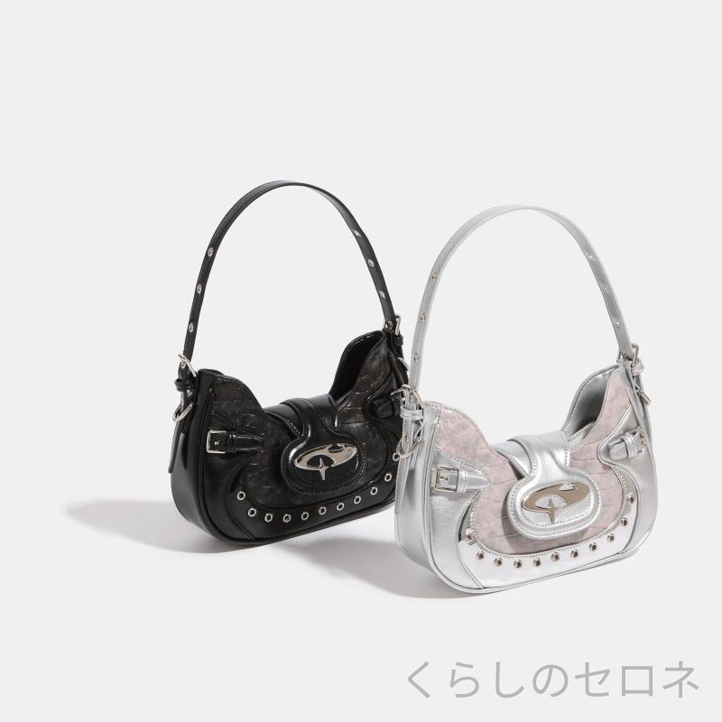 ・色: ブラック、シルバー・サイズ: 27×7×18cm・素材: 合成皮革・バッグサイズ: 小型・裏地素材: ポリコットン・形状: ダンプリング型・開閉方式: ジッパー&amp;ホック・内部構造: ジッパーポケット、携帯ポケット、カードポケット・硬度: 硬・外ポケット: 蓋付き・ショルダーストラップ: 2本