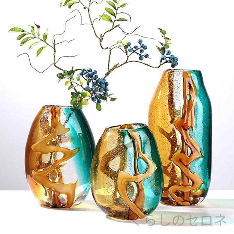 ・素材: 彩色ガラス・設置形式: 置き飾り・形状: 幾何形・サイズ: 小/D18×H23cm、中/D18×H26cm、大/D16×H34.5cm、青色造型枝
