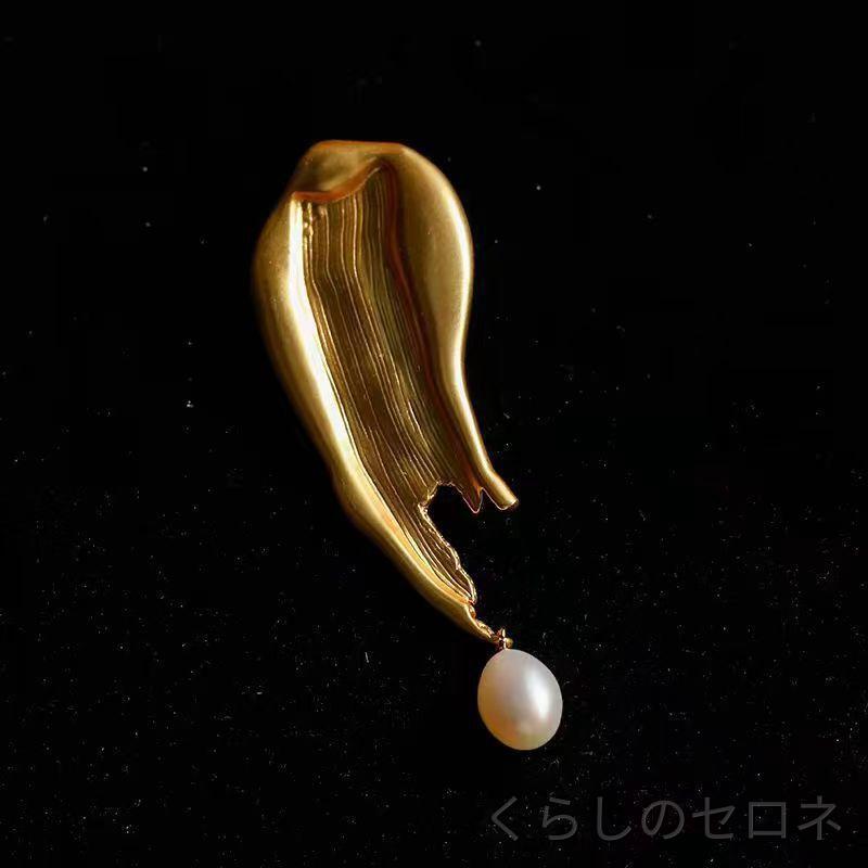 ・素材: 銅・スタイル: 女式・形状: 幾何型・加工: メッキ・色: 金色, 銀色, 淡水パール, 天然白蝶貝・流行要素: 不規則・機能: 多機能・スタイル: 軽奢・スタイル分類: ファッショントゥーコミュート・対象: 男女通用・種類: ブローチ・流行要素分類: 形状パターン