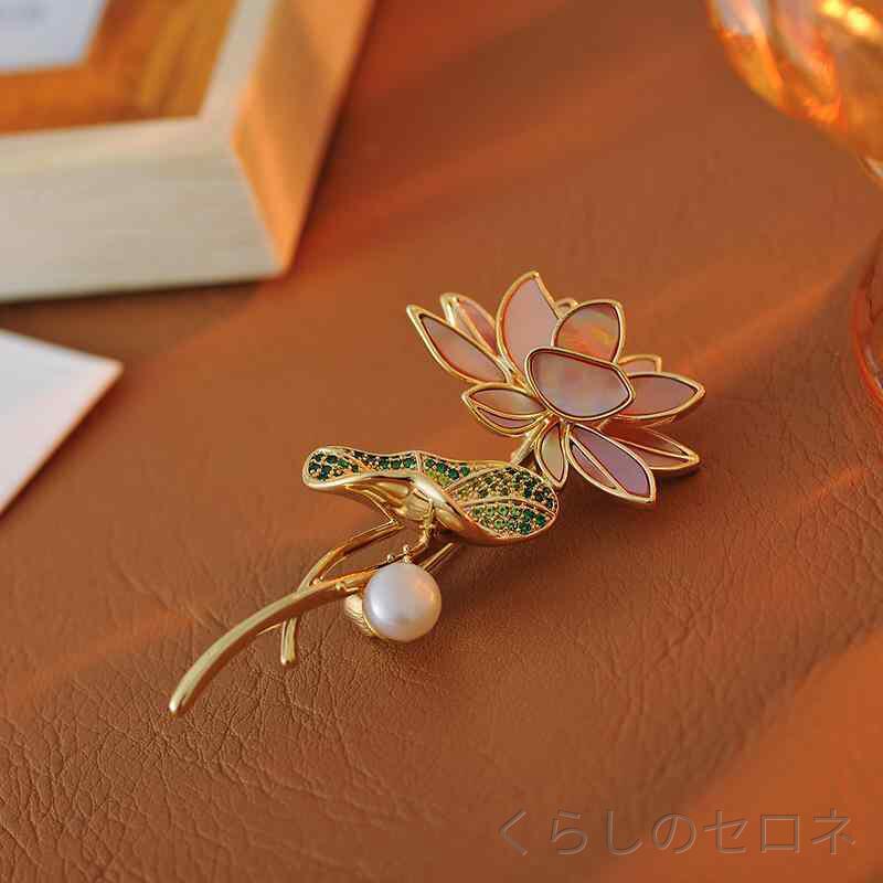 ・素材: 銅合金・形状: 花卉・加工: 電鍍・流行要素: 蓮花・スタイル: 新中式・対象: 女性・種類: ブローチ