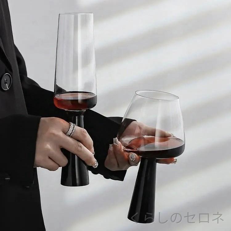 ワイングラス 男女兼用 ブラック トーチ型 水晶ガラス 紅ワイン用 シャンパングラス 高脚グラス コールドドリンク 果汁用 クリエイティブデザイン 耐久性ガラス素材 バーアクセサリー ホームパーティー用 ギフト対応 洗練された形状 クリアビューティー ス