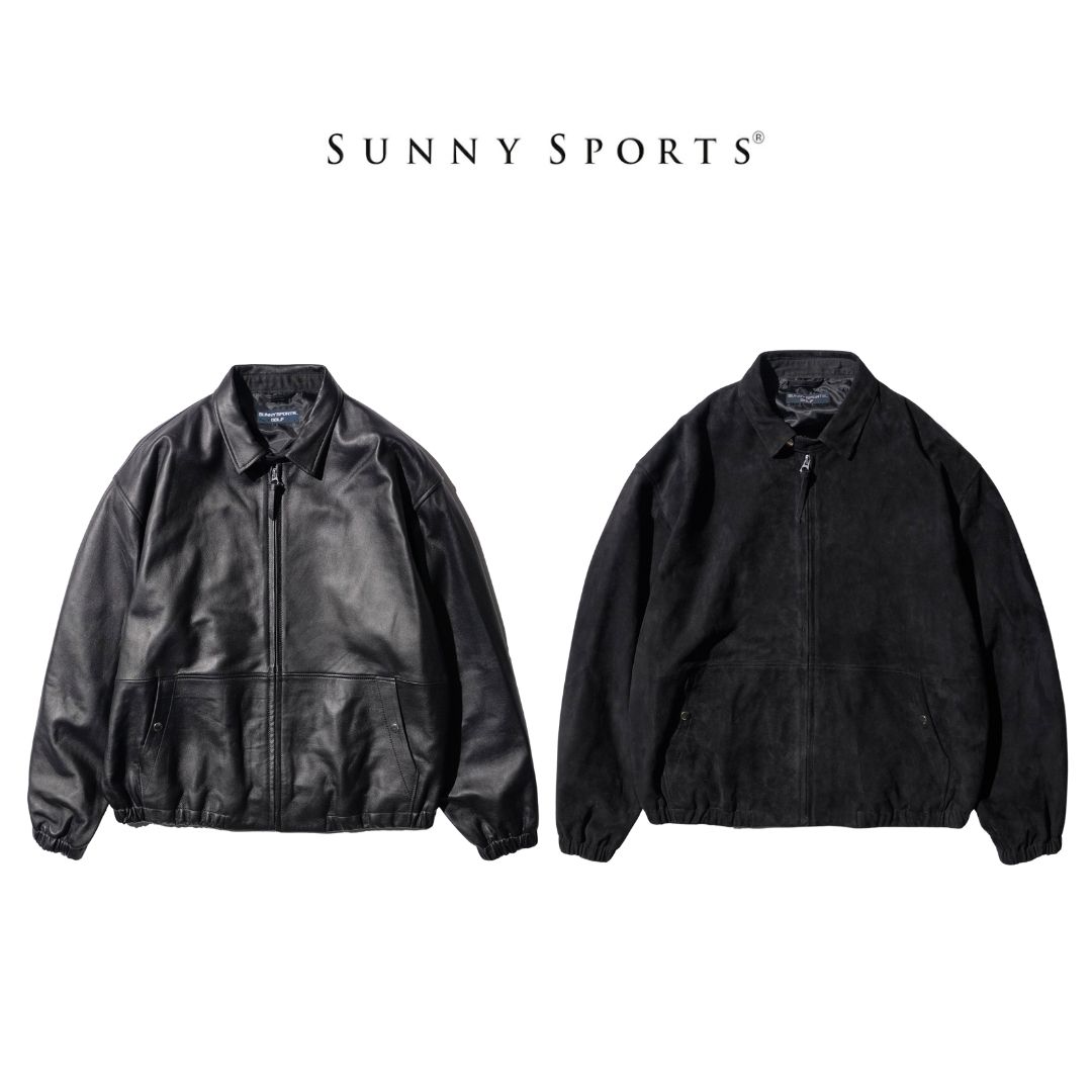 商品説明 素材 表地:羊革(BLACK),やぎ革(BLACK 1) 裏地:ポリエステル100% サイズ XS 着丈約60cm 身幅約65.5cm 肩幅約54cm 袖丈約55.5cm アームホール約54cm M 着丈約66cm 身幅約69cm 肩幅約56cm 袖丈約62cm アームホール約57cm L 着丈約69cm 身幅約70cm 肩幅約58cm 袖丈約64cm アームホール約58cm 概要 1990年代頃に生産されていたスウィングトップのアーカイブをアップデートしました。 小ぶりな襟、フロントの大きめなポケット、リラックスシルエット＆ショート丈が特徴のスイングトップです。 レザーにすることで武骨さもありながら洗練された一着に仕上がっています。 ・襟にはチンストラップ ・ブラックはシープレザー、ブラック系その他はゴートレザーを使用 ・着用していくにつれて馴染む経年変化もお楽しみいただけます ・薄手で体に馴染みやすく、着やすく落ち感もある生地感です ・ 裏地には滑りの良いポリエステル素材を使用 ・フロントのファスナーは、ミリタリーで採用さている創業1936年米IDEAL社のファスナーを使用しています カラー BLACK、BLACK1 ファッションジャンル アメカジ カジュアル シンプル ストリート ロック キレイめカジュアル キレイめモード 注意 モニターの発色の具合によって実際のものと色が異なる場合があります。【SUNNY SPORTS / サニースポーツ】 LEATHER SWING TOP 【着用イメージ】 【その他 SUNNY SPORTSのアイテムはこちら】 リアルに感じてきたアメリカを表現したい！ そんな願いを込めて2004年にSUNNYSPORTSはスタートしました。 「AMERICAN STYLE」をコンセプトに掲げ、アメリカのユーティリティーウェアーをベースに、現代的エッセンスを加えたコレクションを展開しています。 SUNNYSPORTSの由来は、輝く太陽のように「明るく陽気な気分にさせてくれる…」そんなブランドであり続けたいという私達の思いを込めています。 SUNNYSPORTSの理念の一つである「QUALITY OF LIFE」とは量より質を大切に思う考え方の表現です。 量産の中で生まれたアメリカンベーシックを私達は単なるデイリーウェアーとして捉えることなく常に「QUALITY OF LIFE」の精神を大切にしています。 少しだけ贅沢な思い出や光景をSUNNYSPORTSらしく表現し追及し続けます。 ヴィンテージディティールや縫製に、拘りつつも、それだけに捉われない、その先のLIFESTYLEを見据えた服造りを心掛けています。 又、海をこよなく愛するSUNNYは、美しい海岸を次世代に残す為、SUNNYSPORTSの売上金の一部を、（財）かながわ海岸美化財団の法人会員として、海岸美化活動に寄付しています。 We all thanks to people who are supporting to SUNNY INC.