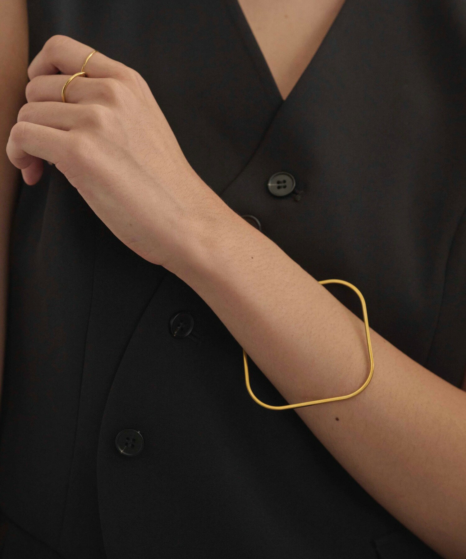 【ゴールド】クオードバングル | CENE セネ せね 金属アレルギー アレルギー対応 つけっぱなし サージカルステンレス シンプル ゴールド レディース ブレスレット バングル プレゼント