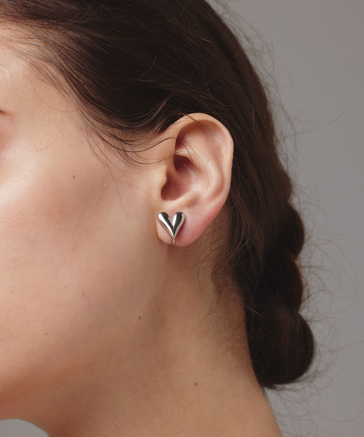 【シルバー】 シンプルハートイヤリング | CENE セネ せね 金属アレルギー アレルギー対応 つけっぱなし サージカルステンレス シンプル シルバー レディース イヤリング プレゼントのサムネイル