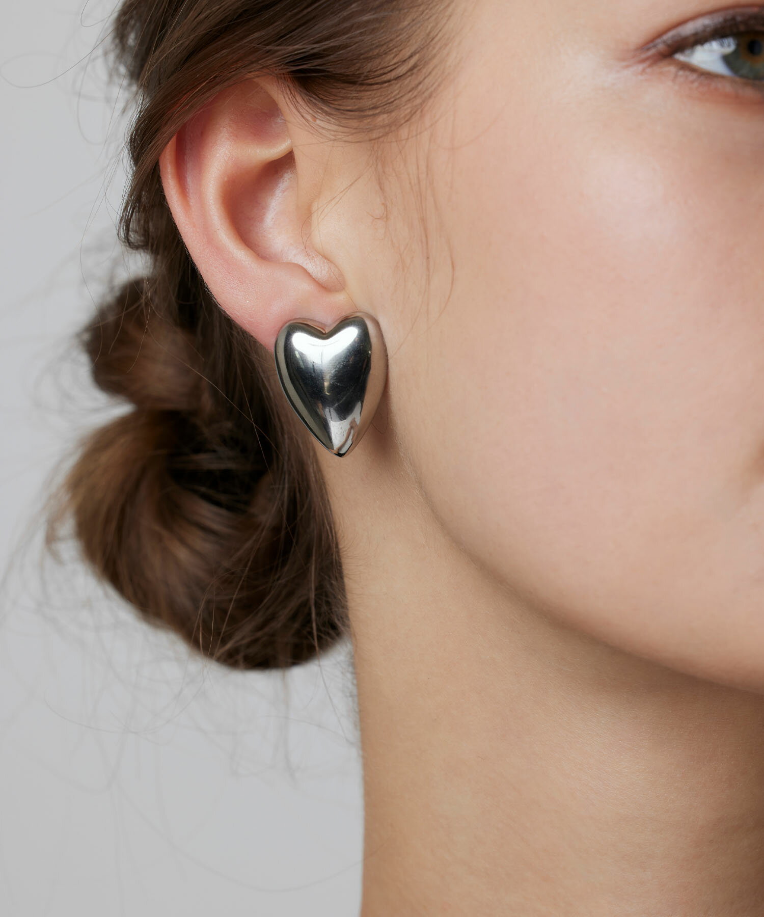 【シルバー】ビッグハートイヤリング | CENE セネ せね 金属アレルギー アレルギー対応 つけっぱなし サージカルステンレス シンプル シルバー レディース イヤリング プレゼント 送料無料のサムネイル