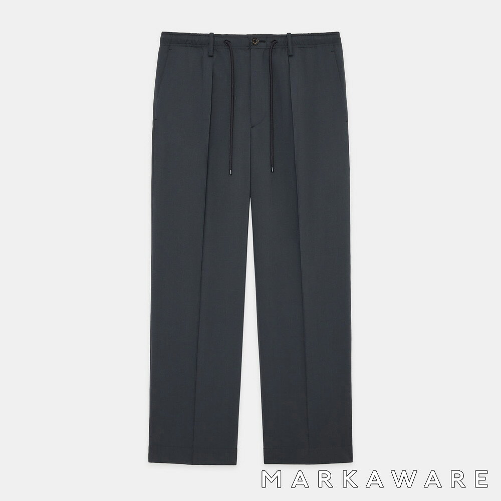 乐天商城 - 【MARKAWARE/マーカウェア】ONE TUCK TAPERED EASY PANTS - CHARCOAL / オーガニックウール2/80トロピカル - ワンタックテーパードイージーパンツ / A26B04PT01C【メンズ】【送料無料】