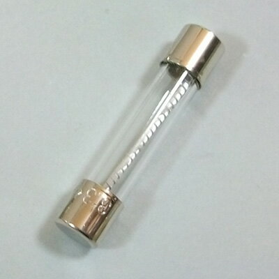 Slow Blow Fuse 4A [商品番号 : 9199] 定格250Vのスローブロー・フューズです。約6mm x 30mmとなっております。 ※この商品は在庫が無い場合、ご注文からお届けまでお時間を頂きます。ご迷惑をおかけしますが予めご了承下さい。 ※お急ぎの方はお手数ですが、納期をお問い合わせの上ご注文下さいませ。