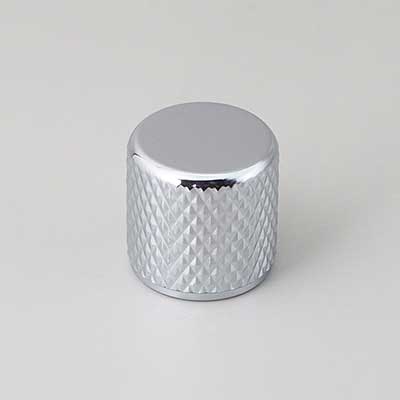 プラスチック製のブッシュを使用しており、触れた時のノイズが出ません。スプリットシャフト対応です。インチ、ミリ兼用。 ※この商品は在庫が無い場合、ご注文からお届けまでお時間を頂く場合がございます。お急ぎの方はお手数ですが、納期をお問い合わせの上ご注文下さいませ。 ※モニター等につきまして色合いが異なる場合がございますので予めご了承下さい。Selected Parts Montreuxが長きにわたる経験と実績でプロデュースするオリジナルパーツ Montreuxが20余年に渡って関わってきたギタープロダクツの経験から生まれた、アイディア溢れるオリジナルパーツが、Montreux Selected Parts。 これまでありそうでなかったものやコンポーネントとしては売られていても単品では手に入りにくかったもの、豊富な知識の蓄積を反映した画期的なパーツなど、誰もが待ち望んでいた商品の数々が、今ようやくギターユーザーの手元に。 (注)各パーツのボディへの取り付けは、リペアショップ・工房のプロフェッショナルへの依頼をお薦め致します。