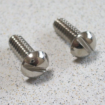 Inch TL lever switch screws (2) [商品番号 : 927] インチサイズのテレキャスター・レバースイッチ用スクリューです。マイナスネジです。2本入。 ※この商品は在庫が無い場合、ご注文からお届けまでお時間を頂きます。ご迷惑をおかけしますが予めご了承下さい。 ※お急ぎの方はお手数ですが、納期をお問い合わせの上ご注文下さいませ。