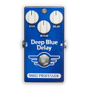 DEEP BLUE DELAY FAC BJF が設計したアンビエント・ディレイペダル Deep Blue Delay (DBD) は、アナログダイレクトシグナルパスを採用したナチュラルサウンドのデジタル／アナログディレイです。 ・ クラシックなテープエコーユニットとほぼ同じ帯域幅を持ち、アンプのインプットの前段でもアンプのエフェクトループに接続しても使用できます。 ・ ノイズリダクションを搭載していないため、エコーの減衰を極限までナチュラルにキープすることができます。 ・ ダイレクトシグナルパスが短く設計されており、フィルタリングのないアナログアンプで構成されています。 ・ 入力レベルが許容最大値を上回らなければ音色の歪みや音痩せはありません。 ・ エコーシグナルは、極端な設定でも干渉のない状態を可能にするフィルタリングで調整されています。 このディレイは、歪ませたトーンでも支障なく動作するように特別に設計されています。これは、ディレイエフェクトで見られる不具合に対する最も重要なアプリケーションで、このペダルは歪みの前段でも後段でも使用することが可能です。もちろん、エコー帯域幅やリピート音の形成に関して要求があまり厳しくないクリーンサウンドにおいては、さらに良い状態で機能します。そのトーンは、最初のクリティカル・リフレクションと、それがどのように減衰をリピートするかということに細心の注意を払って丁寧にチューニングされています。 DBDは、コンパクトなサイズのシャーシ（幅 69mm x 長さ 111mm x 高さ 50mm）にベーシックなディレイ機能を備えています。Delay Time、Delay Level、Repeat コントロールで構成されており、ヴィンテージのテープ・エコーのようなアンビエント・ディレイとして機能するように設計されました。設定も簡単で、ディレイタイムの設定の重要度が高くないように敢えて設計されています。ディレイタイムが 120ms以上の設定のときにディレイタイムが拍もしくは拍の倍数設定になるケースがありますが、良いサウンドを作り出すために必ずしもその設定にする必要はありません。 多くの点において、オイルドラム、テープ、金属糸、アナログ BBD やデジタルといったディレイメディア自体がどれかということは重要ではなく、最終的なサウンドはディレイメディアの限界とその効果を生み出すのに必要となる周辺回路によって常に設定されます。Mad Professor では、コンパクトで安定性が高く、妥当なディレイタイムを備え、回路の限界の重要性がそこまで高くないデジタル設計をセレクトしました。結果として、ディレイメディアの確定的な制限をあまり考慮せずに、設定したい帯域幅と歪みレベルで周辺回路を設定することができます。 アナログ形式の同様の回路は、製造するには過度に高価になります。しかも同じ性能を得るには、ビンテージパーツとしてしか入手できない最高の BBD チップの3～4個が必要で、ペダルのサイズは現在のサイズの約3倍でなければなりません。 ＜SPECIFICATIONS＞ ■CONTROLS LEVEL: ディレイシグナルをギタートーンのドライシグナルとミックスするレベルを設定します。反時計回りいっぱいに設定するとストレート（ノンエフェクト）なギター信号のみ、時計回りいっぱいの設定の時は最も大きなディレイエフェクトとなります。 DELAY: 反時計回りいっぱいで 5ms～時計回りいっぱいの 450msまででディレイタイムをコントロールします。 REPEAT: ディレイシグナルのリピートをコントロールします。反時計回りいっぱいでは1回のみのリピート、時計回りいっぱいでは無限のフィードバックを作り出します。 ＜ELECTRICAL SPECIFICATIONS＞ Current consumption:32mA at 9VDC Supply voltage range:8V to 15V（7.5V 以下で ディレイシグナルがミュートされます） Input impedance:IZ 180k ohm Output drive capability:10k ohm Maximum input voltage:2V peak 650 mV rms Signal to noise ratio:80 dB Delay time:25 ms to 450 ms Complete bypass and input of circuit grounded when in bypass ＜POWER REQUIREMENTS＞ 006P/6F22 9V バッテリー or パワーサプライ（センターマイナス／2.1 mmプラグ） ＜CAUTION＞ 故障や損傷の可能性がありますので、底パネルを取り外した状態でのご使用はお止めください。 ＜NOTES＞ DBDには間違った電源極性の接続から守るプロテクションを搭載しています。ベストなサウンドを得るためには推奨電圧でご使用ください。 製品の改良等により、予告なく仕様が変更となることがございますので予めご了承ください。正規輸入品以外は保証・修理の対象外となりますのでご注意ください。 ※この商品は在庫が無い場合、ご注文からお届けまでお時間を頂きます。ご迷惑をおかけしますが予めご了承下さい。 ※お急ぎの方はお手数ですが、納期をお問い合わせの上ご注文下さいませ。