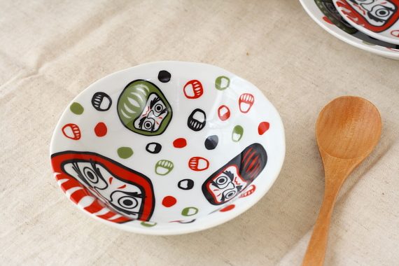 開運だるまの煮物小鉢 14cm 日本製 美濃焼 一人用のお皿です マルチボール 白い食器 器 煮物鉢 小鉢 付け出し 一品料理 お浸し鉢 和食器 cera-pockke-10020256 セラポッケ〜かわいい陶器のお店 サンプル画像2
