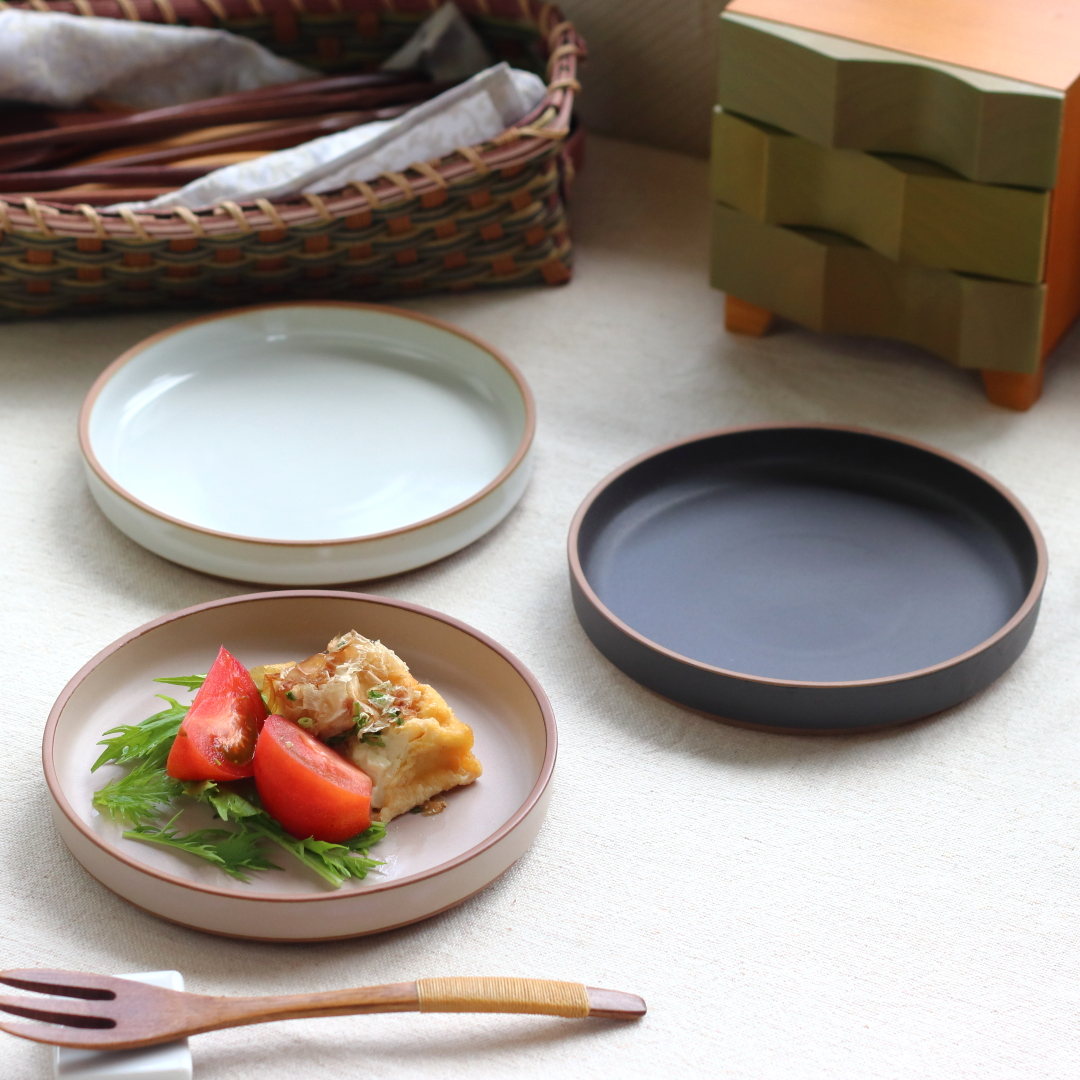 ペトリー 中皿 日本製 瀬戸焼 14cm プレート ラウンド 丸皿 中皿 平皿 皿 取り皿 ビュッフェプレート ディナープレート メイン皿 パスタ皿 サラダプレ...