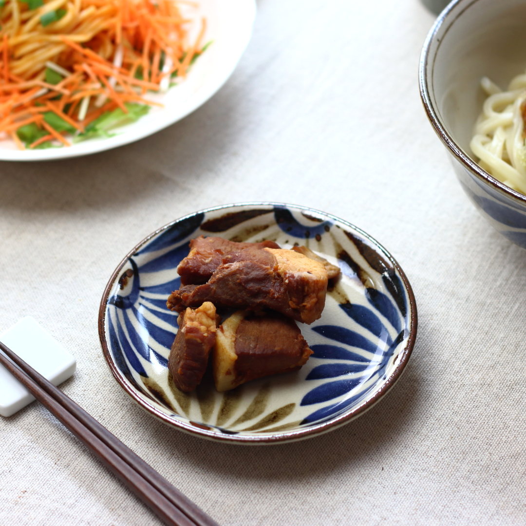 民彩はな絵 小皿 14cm 日本製 美濃焼 渦型40皿 小皿 醤油皿 漬物皿 丸皿 タレ皿 定食皿 小鉢 小付け 取り皿 透かしがきれい プレート 食器 うつわ...