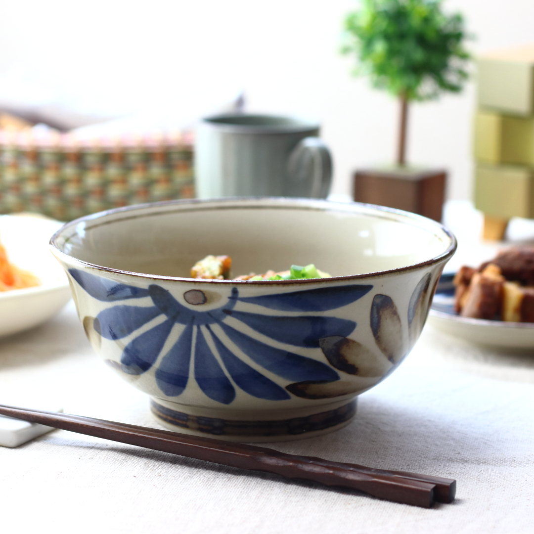 民彩はな絵 麺鉢 18.5cm 日本製 美濃焼 粗白めん鉢 丼 どんぶり ラーメン鉢 うどん鉢 そば鉢 そぼろ丼 丼料理 海鮮丼 天丼 親子丼 カツ丼 食器 う...