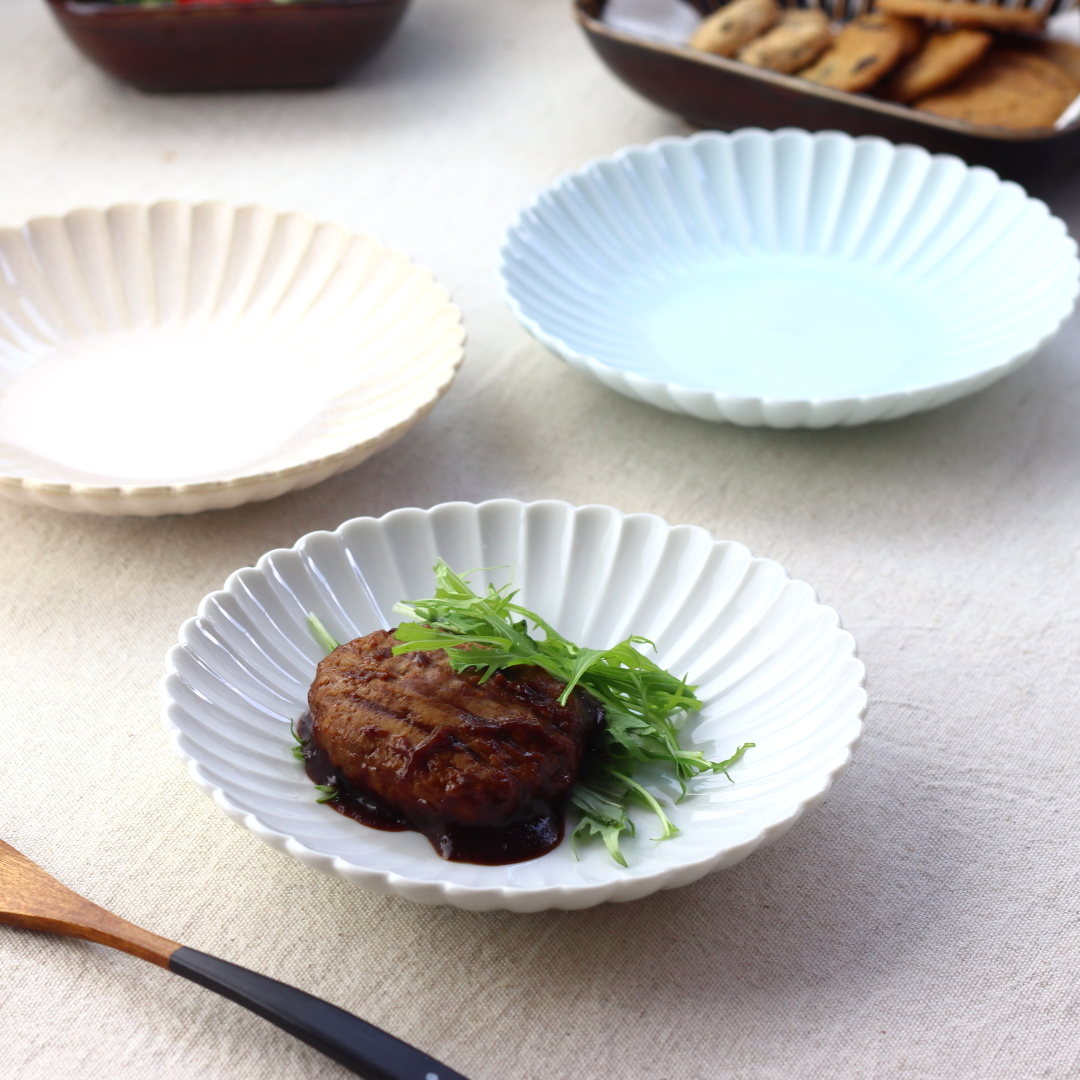 菊花和膳 中皿 18cm 日本製 美濃焼 プレート ラウンド 丸皿 中皿 平皿 リム皿 取り皿 ビュッフェプレート ディナープレート メイン皿 パスタ皿 サラダ...