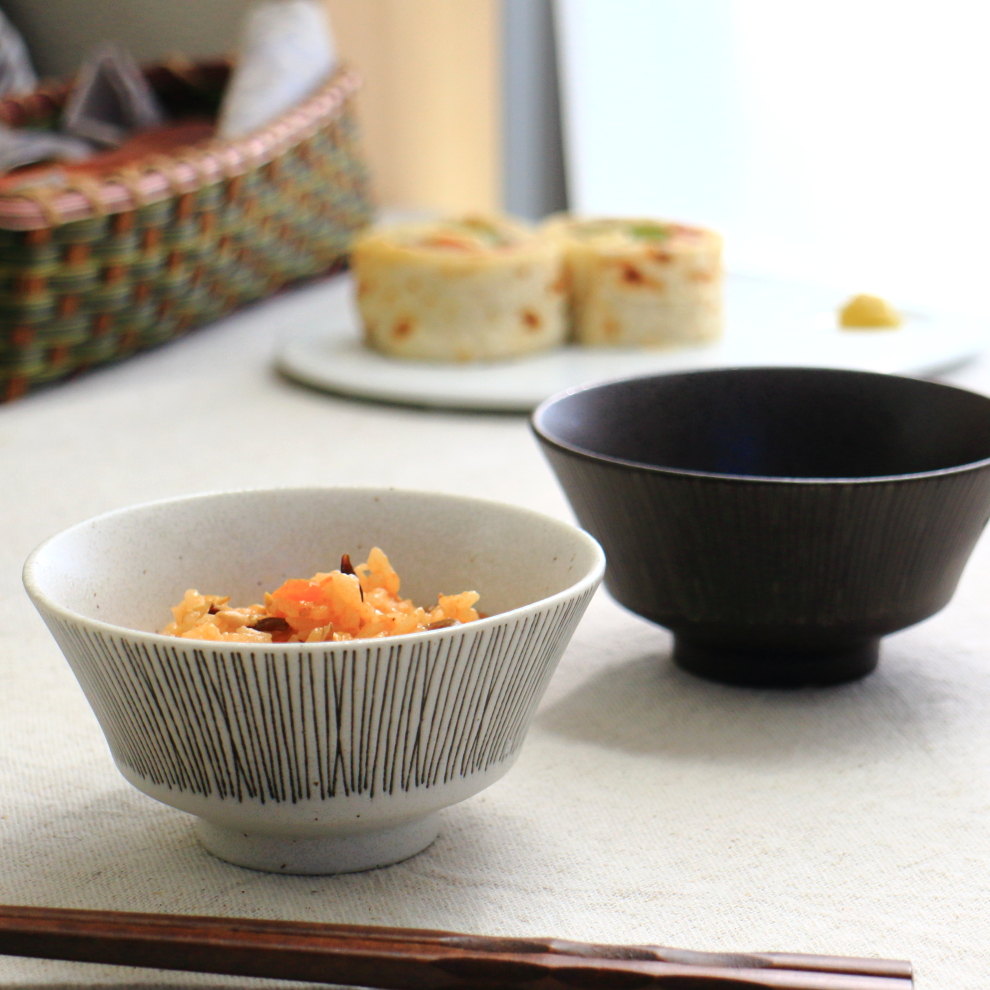 ワイヤ 飯碗大 13cm 国産 美濃焼 4.0丼 茶碗 茶わん ちゃわん めし碗 ご飯 お米 白米 飯碗 映える白 シックな黒 食器 うつわ 器 皿 お皿 陶器...